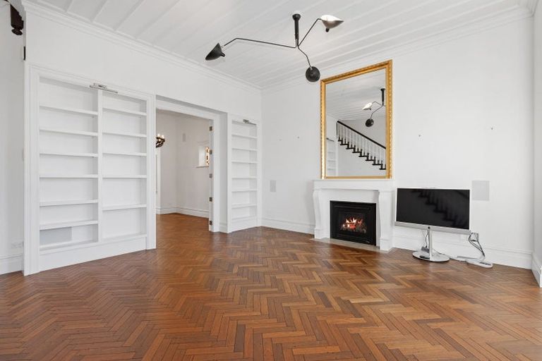 Photo of property in 54 Majoribanks Street, Mount Victoria, Wellington, 6011
