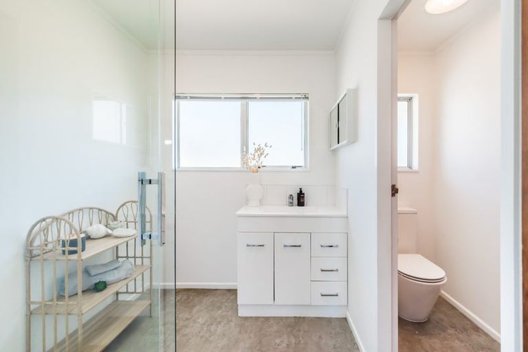 Photo of property in 24 Kapanui Road, Waikanae, 5036