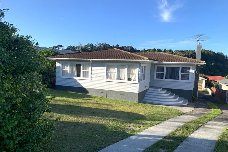 Photo of property in 16 Huruhuru Road, Massey, Auckland, 0614