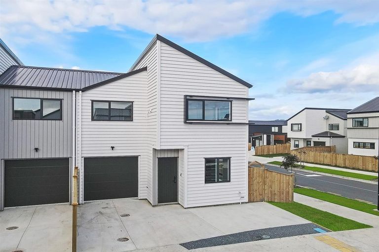 Photo of property in 42 Kairakau Street, Papakura, 2110