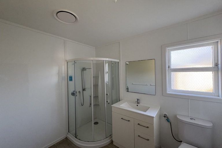 Photo of property in 21 Freyberg Street, Levin, 5510