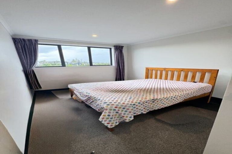 Photo of property in 16 Whiri Lane, Hobsonville, Auckland, 0616