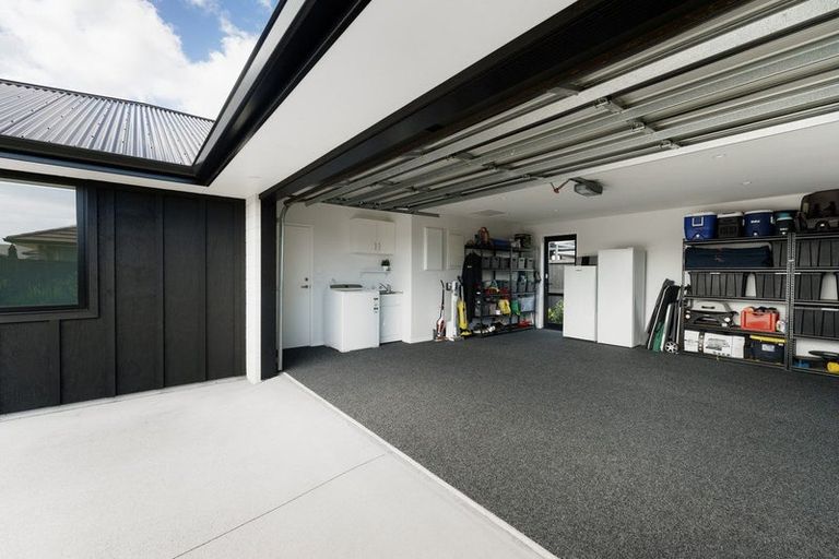 Photo of property in 35 Dunkeld Drive, Papamoa, 3118
