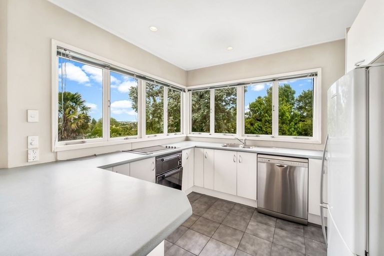 Photo of property in 180a Old Titirangi Road, New Lynn, Auckland, 0600