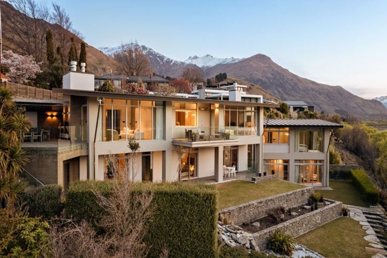 Photo of property in 37 Arrowtown-lake Hayes Road, Lake Hayes, Queenstown, 9371