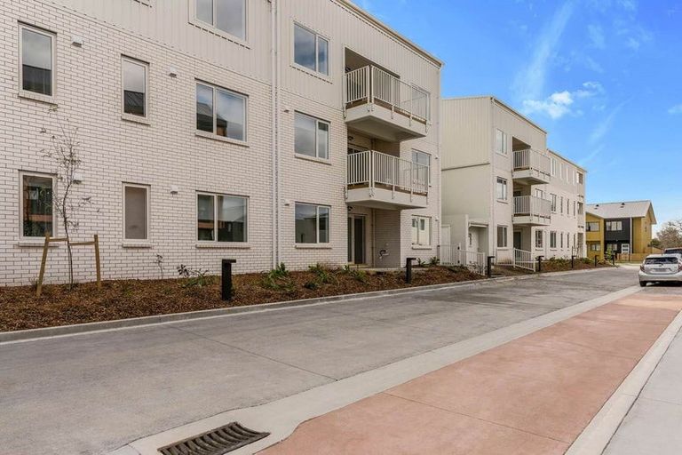 Photo of property in 102/28a Eileen Newey Place, Henderson, Auckland, 0612