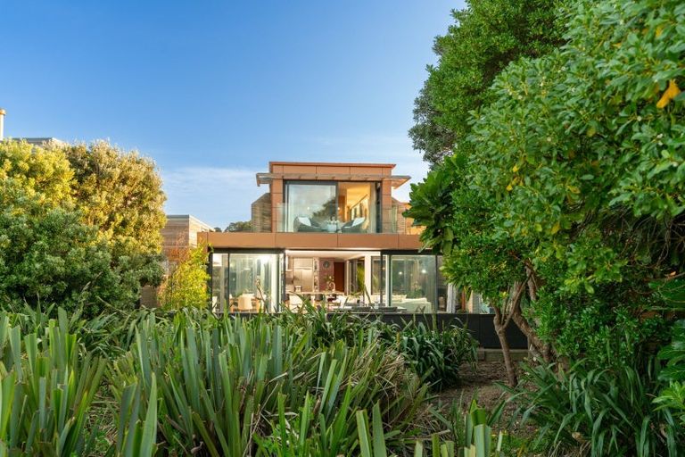 Photo of property in 11 Boardwalk Lane, Seatoun, Wellington, 6022