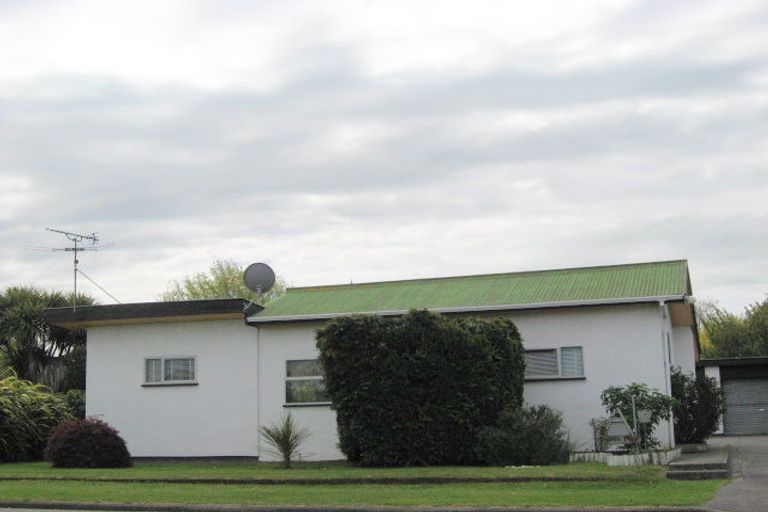 Photo of property in 38 Gladstone Road, Woodend, 7610