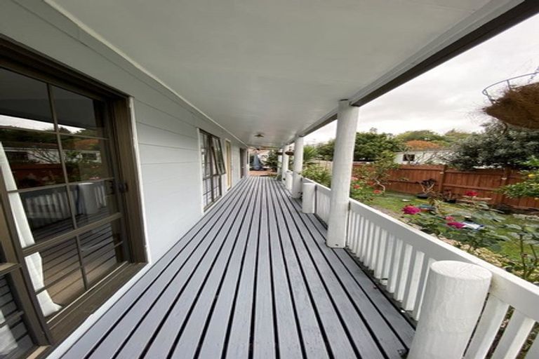 Photo of property in 3 Keryn Place, Opaheke, Papakura, 2113