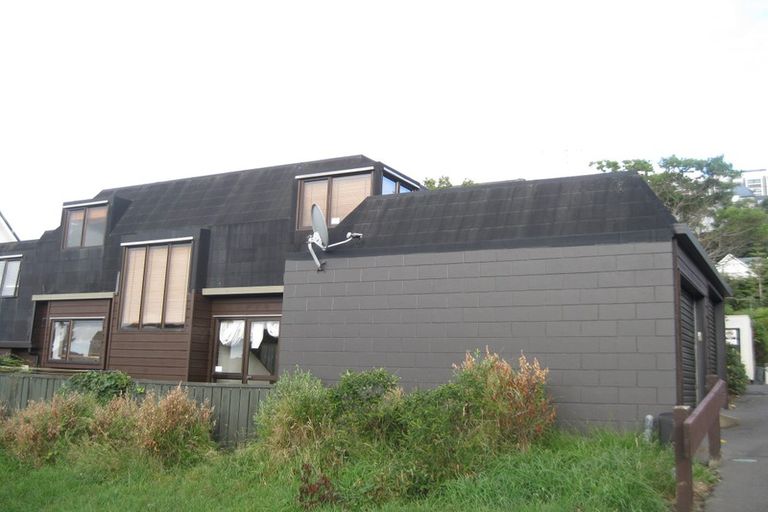Photo of property in 1/27 Macdonald Crescent, Te Aro, Wellington, 6011
