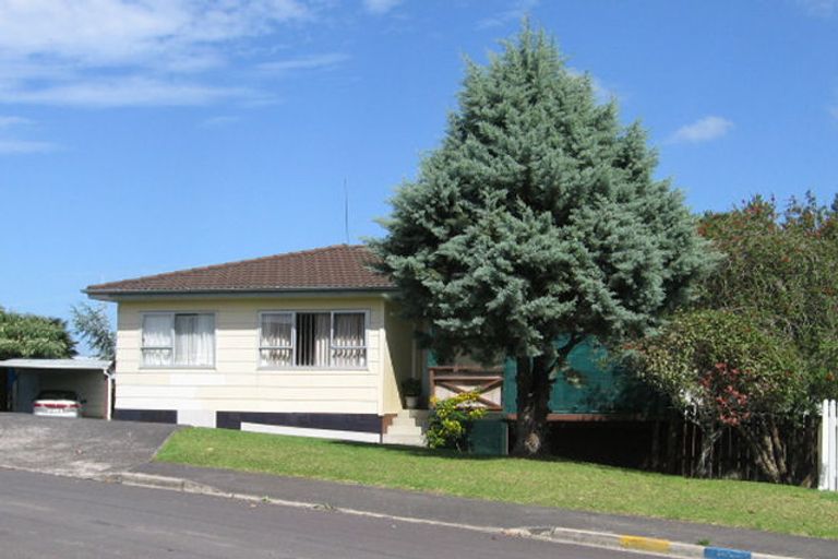 Photo of property in 8 Jarrah Place, Massey, Auckland, 0614