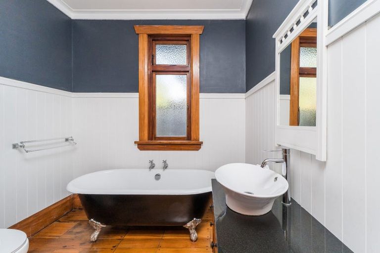 Photo of property in 116 Heretaunga Street, Palmerston North, 4414