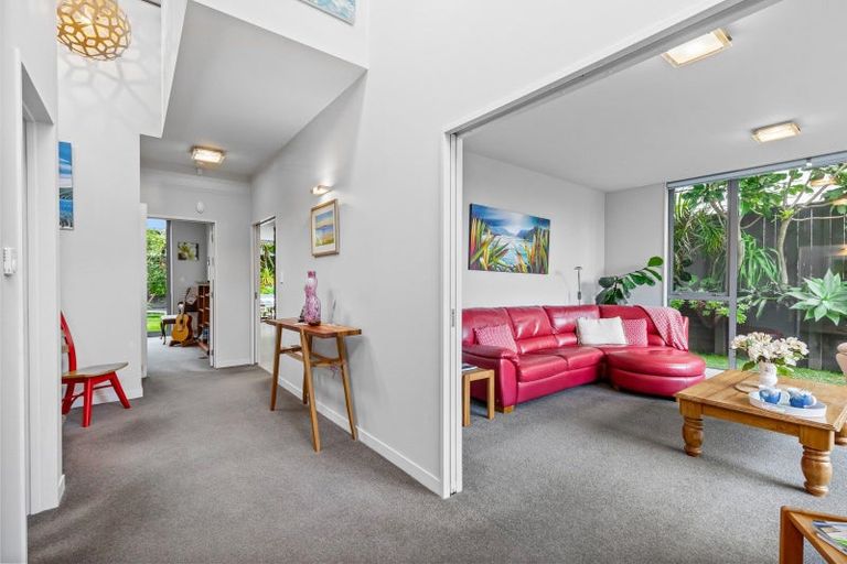 Photo of property in 7 Merani Street, Narrow Neck, Auckland, 0622