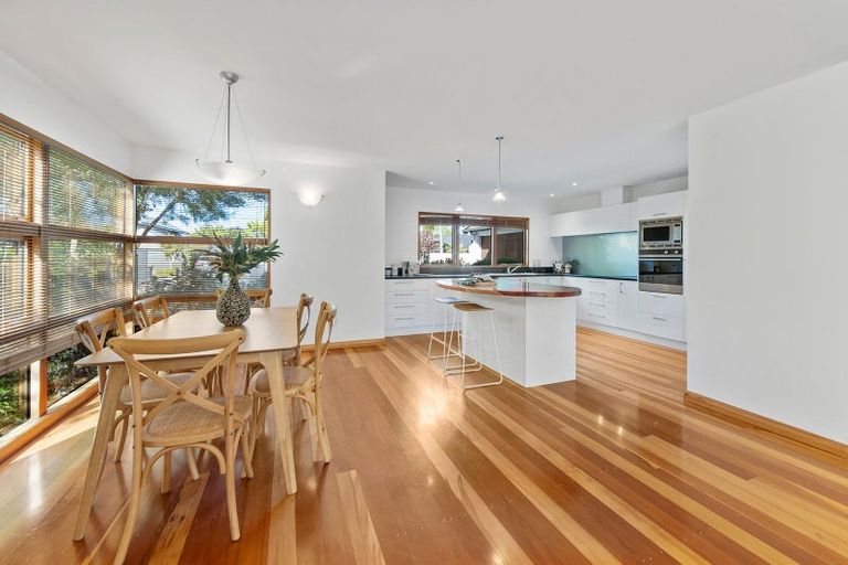 Photo of property in 33 Bryndwr Road, Fendalton, Christchurch, 8052