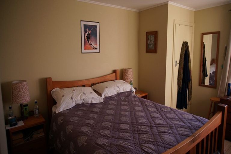 Photo of property in 8 Papawai Terrace, Mount Cook, Wellington, 6021