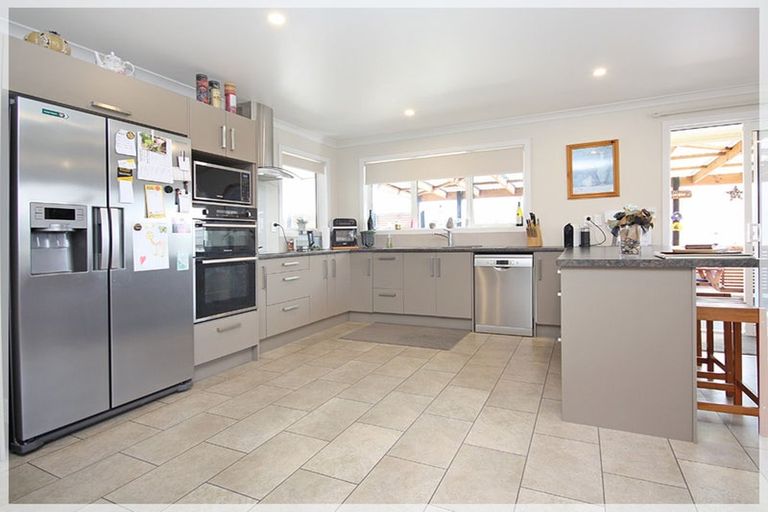 Photo of property in 12 Malthus Place, Foxton Beach, Foxton, 4815