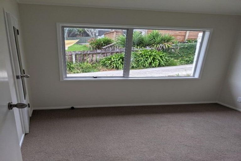 Photo of property in 2/13 Dolbear Street, Titirangi, Auckland, 0604