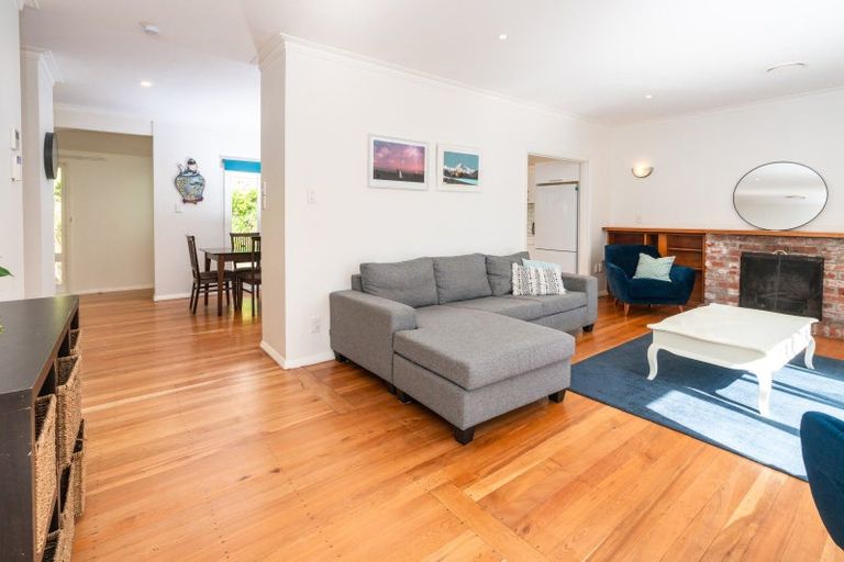 Photo of property in 104 Curtis Street, Northland, Wellington, 6012