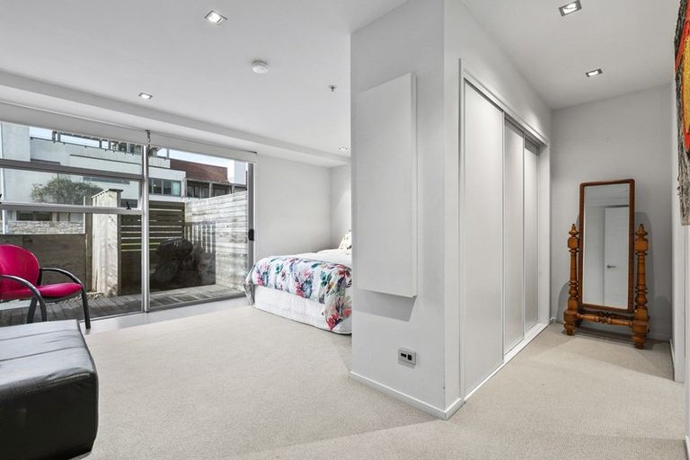 Photo of property in 1/50 Marine Parade, Mount Maunganui, 3116