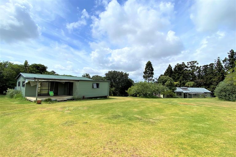 Photo of property in 1 Glenbervie Crescent, Massey, Auckland, 0614