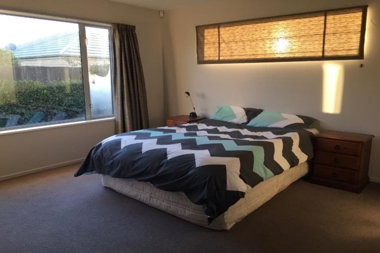 Photo of property in 26 Foresters Crescent, Parklands, Christchurch, 8083