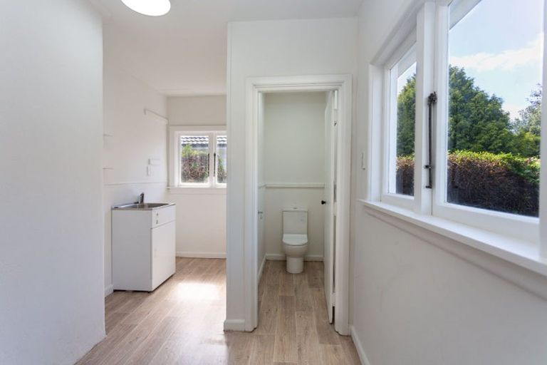 Photo of property in 100 Suva Street, Upper Riccarton, Christchurch, 8041