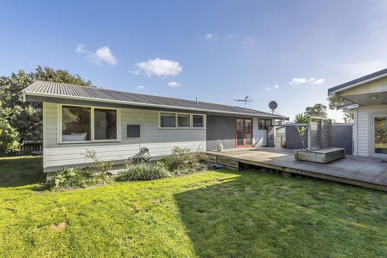 Photo of property in 16 Apple Terrace, Ranui, Porirua, 5024