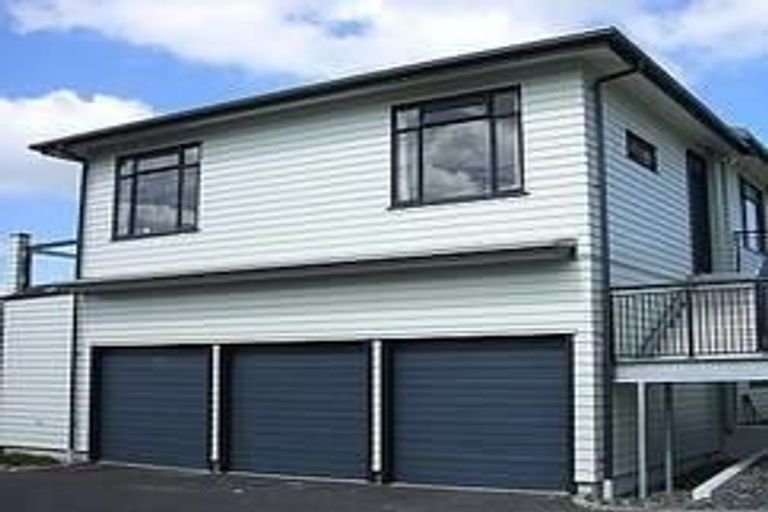 Photo of property in 129/2 Armoy Drive, East Tamaki, Auckland, 2016