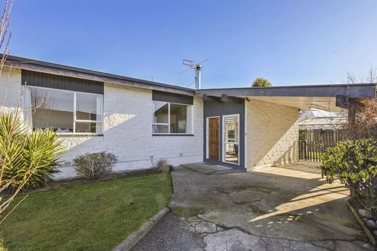Photo of property in 2 Watson Place, Rangiora, 7400