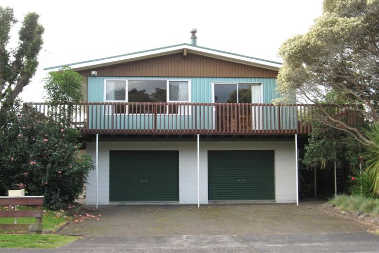Photo of property in 228 Patuwai Drive, Whangamata, 3620