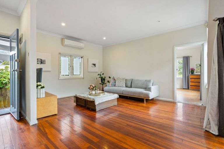 Photo of property in 2/73 Keegan Drive, Massey, Auckland, 0614
