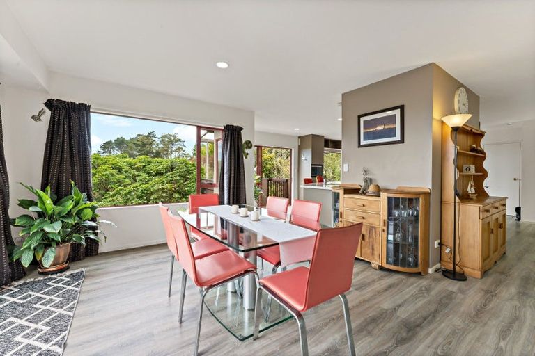 Photo of property in 70 Kate Sheppard Avenue, Torbay, Auckland, 0630