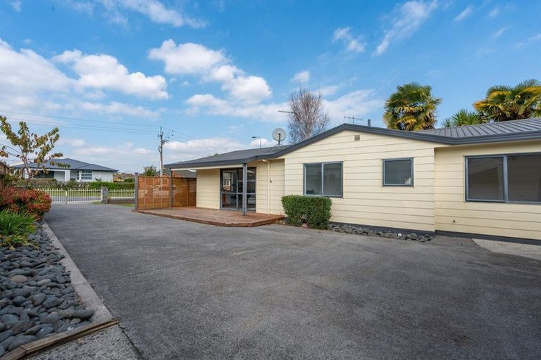 Photo of property in 90 Dixon Road, Glenview, Hamilton, 3206