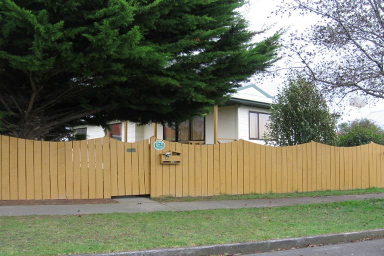 Photo of property in 33 Peter Hall Drive, Kelvin Grove, Palmerston North, 4414