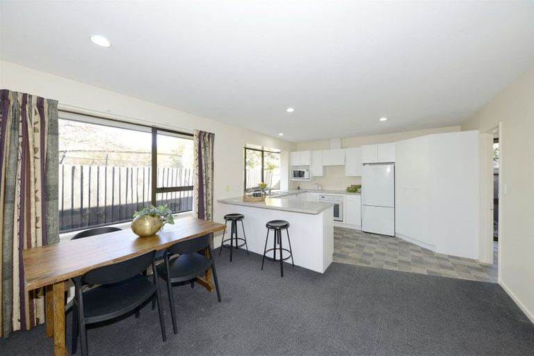 Photo of property in 182 Avonhead Road, Avonhead, Christchurch, 8042