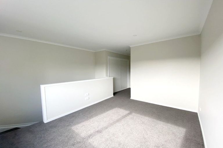 Photo of property in 2/125b Metcalfe Road, Ranui, Auckland, 0612