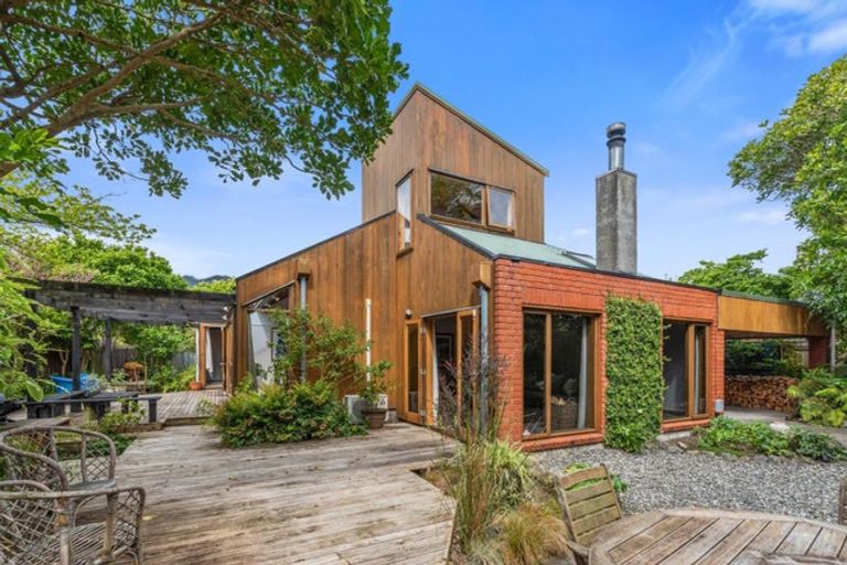 Photo of property in 7 Hurunui Street, Waikanae, 5036