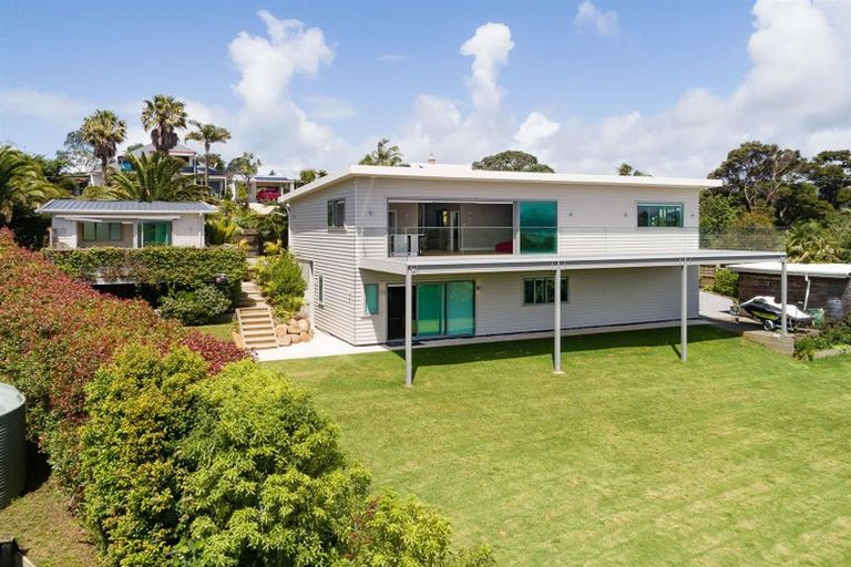 Photo of property in 1 Brind Road, Russell, 0202