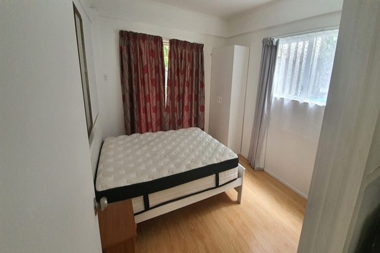 Photo of property in 16 Colin Wild Place, Glenfield, Auckland, 0629
