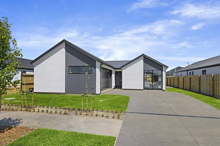 Photo of property in 17 Larissa Road, Halswell, Christchurch, 8025