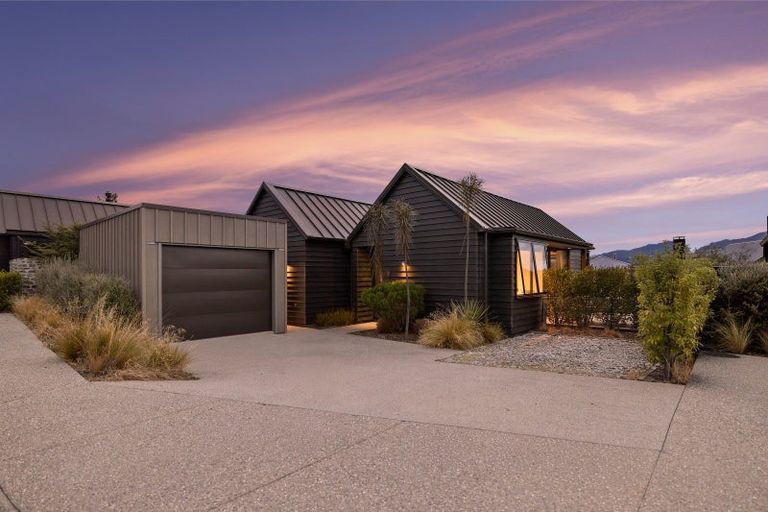 Photo of property in 15 Mckenzies Shute, Jacks Point, Queenstown, 9371
