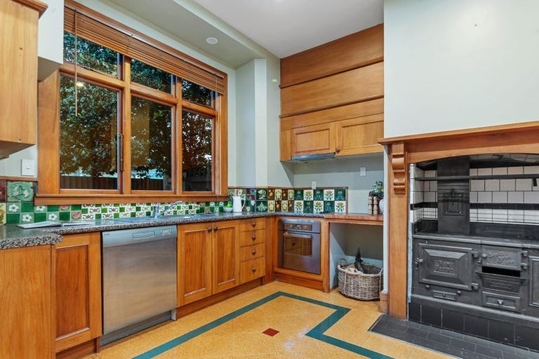 Photo of property in 91 Opawa Road, Opawa, Christchurch, 8023