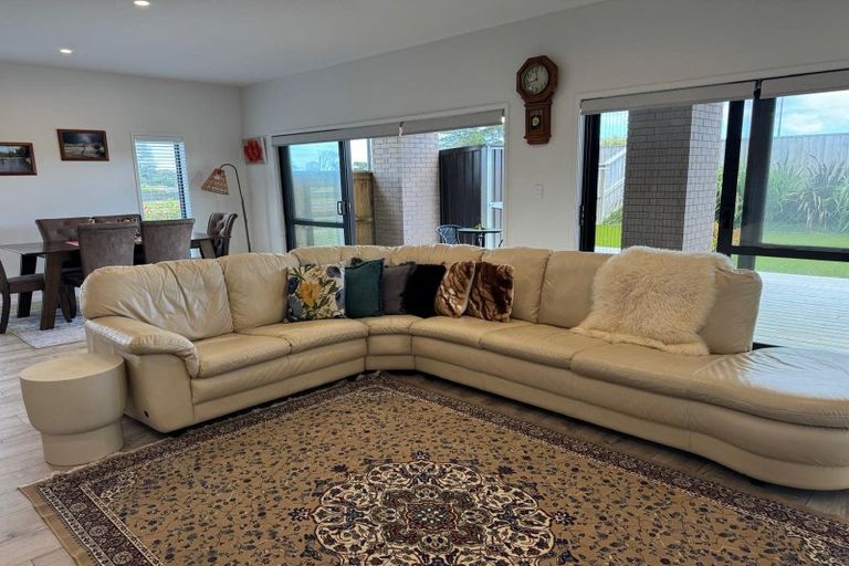 Photo of property in 115 Mutetai Road, Clarks Beach, 2122