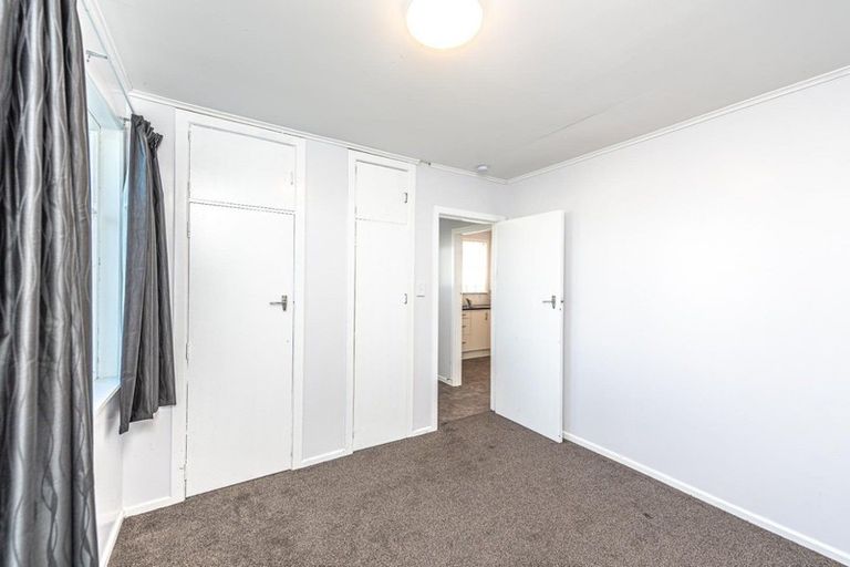 Photo of property in 1 Kupe Place, Castlecliff, Whanganui, 4501