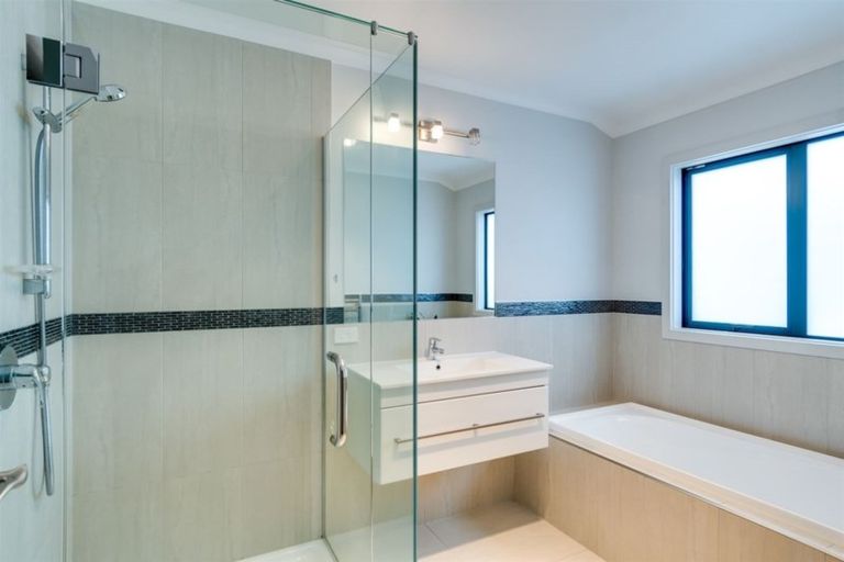 Photo of property in 11 Hawea Place, Poraiti, Napier, 4112