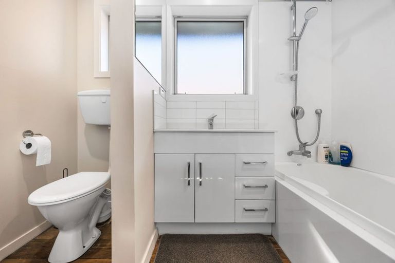 Photo of property in 14 Withells Road, Avonhead, Christchurch, 8042