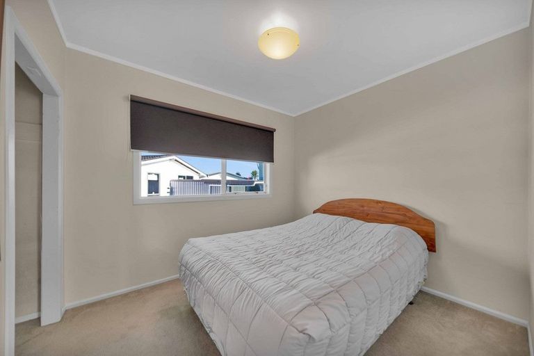 Photo of property in 10 Snowden Place, Opaheke, Papakura, 2113
