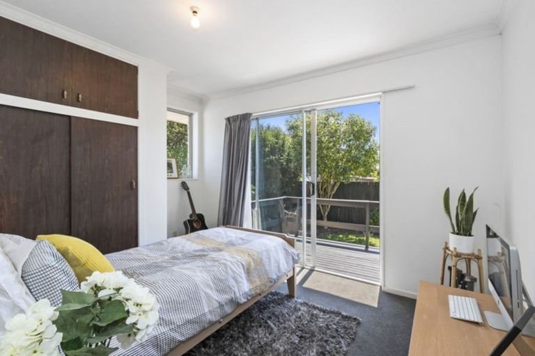 Photo of property in 96 Lake Terrace Road, Burwood, Christchurch, 8061