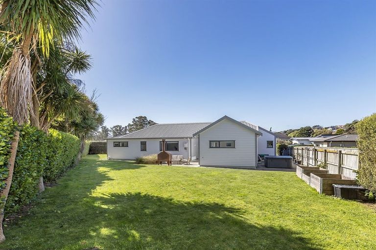 Photo of property in 50 Resolution Drive, Whitby, Porirua, 5024