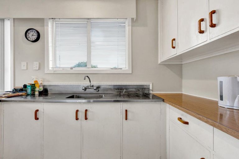 Photo of property in 2/84 Miranda Street, Stratford, 4332